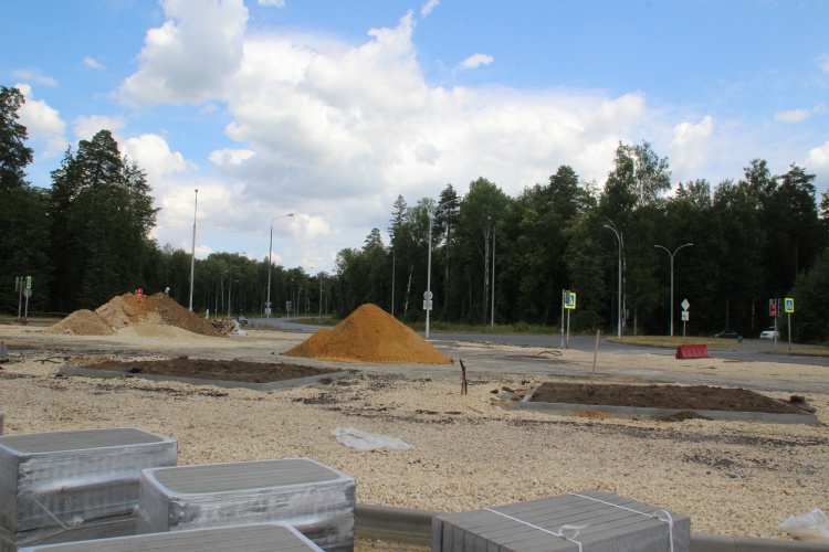 Бульвар в МКР-15 - 28.jpg